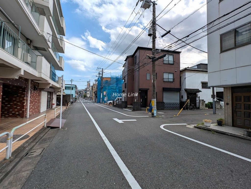集成パーソナルハイツ志村　前面道路